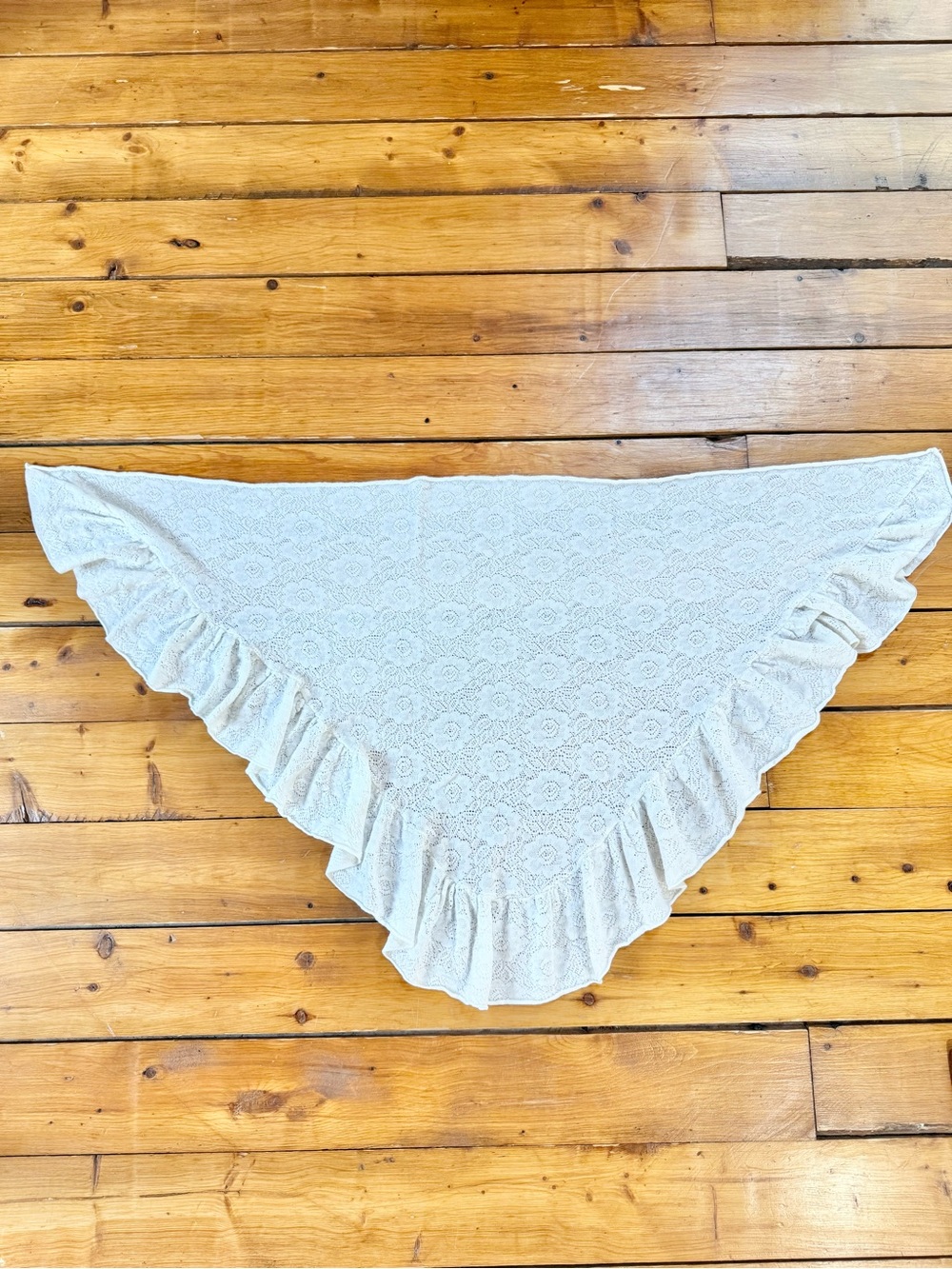 Vintage Cream Knit White Ruffle Shawl Wrap